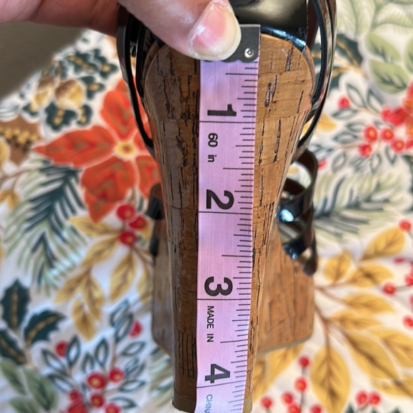 Steve Madden Black patent strapped wedge heels with cork wedges. Size 9 - Picture 10 of 12